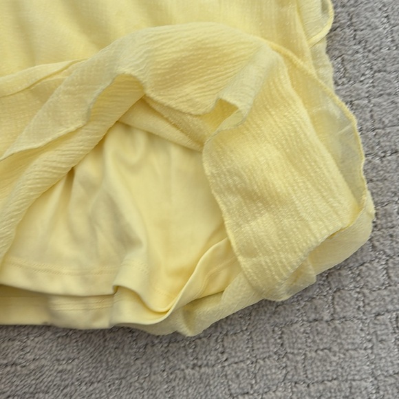 NWT NEW Vero Moda Marie Ruffle Dress in Mellow Yellow rosette appliqué plunge - Picture 8 of 10